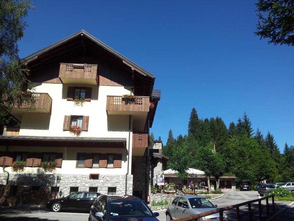 Albergo Nuoitas Forni di Sopra Εξωτερικό φωτογραφία