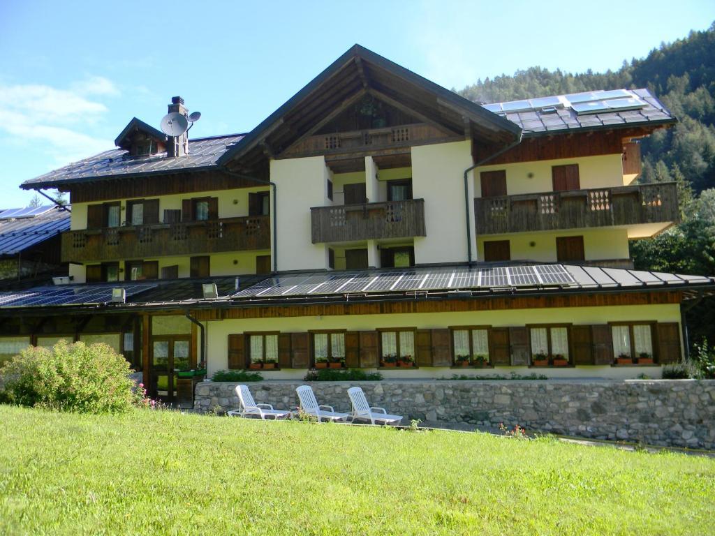 Albergo Nuoitas Forni di Sopra Εξωτερικό φωτογραφία